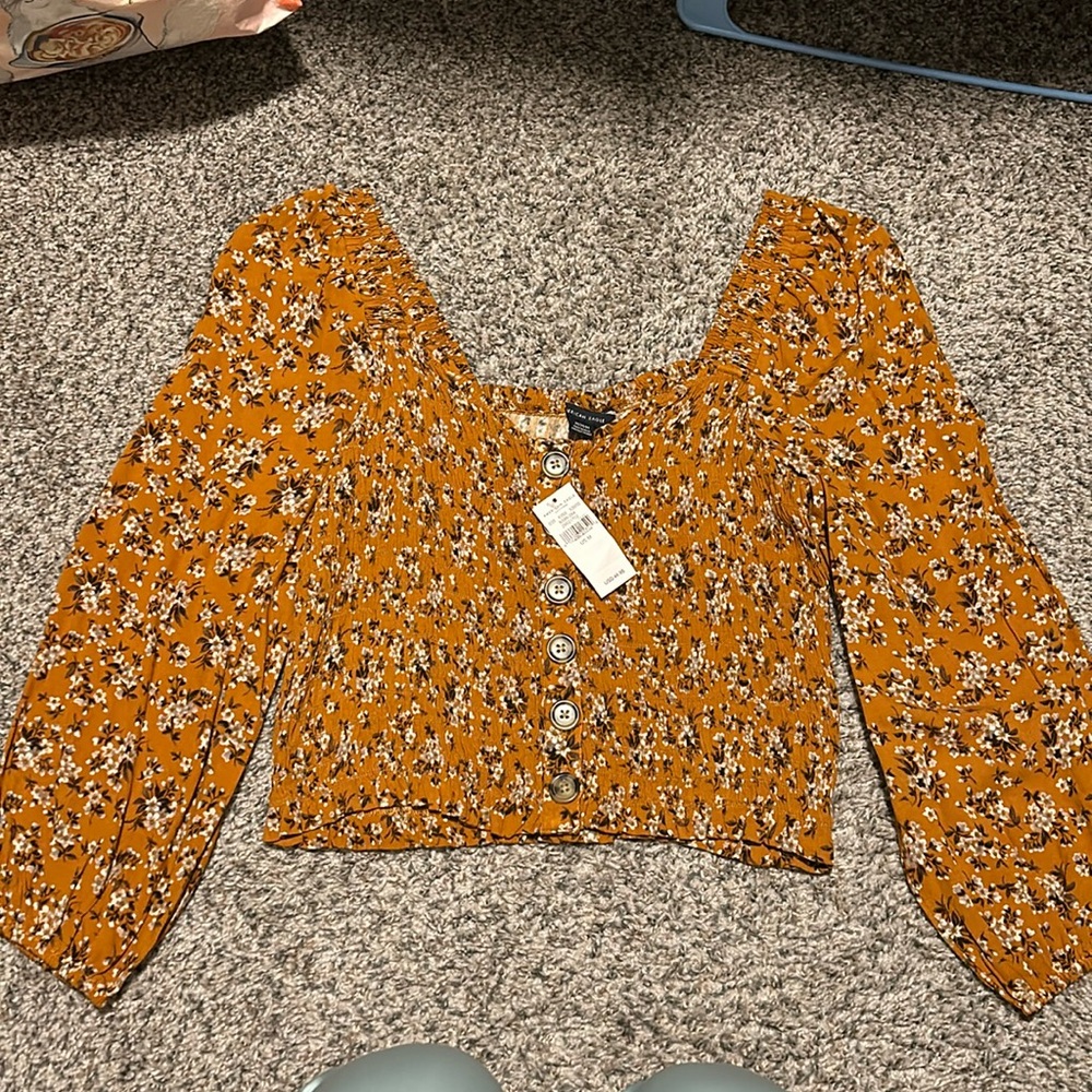 Cropped floral long sleeve